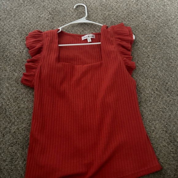 Red top with ruffles on the shoulders - Picture 1 of 2